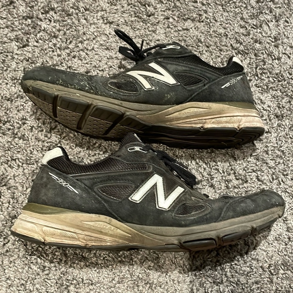 New balance 990 v4